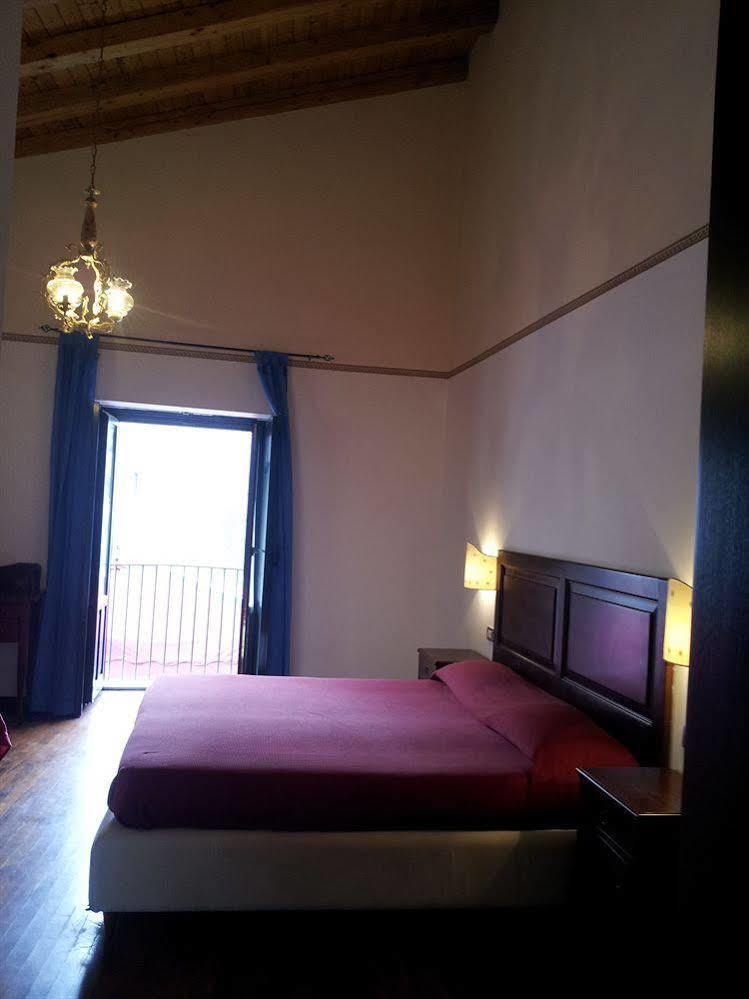 Central Rooms Il Re คาตาเนีย ภายนอก รูปภาพ